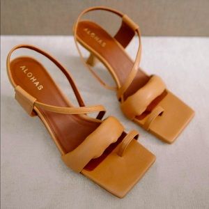 NEW Alohas Asymmetric Strap Heels US 6/EU 36 NEW